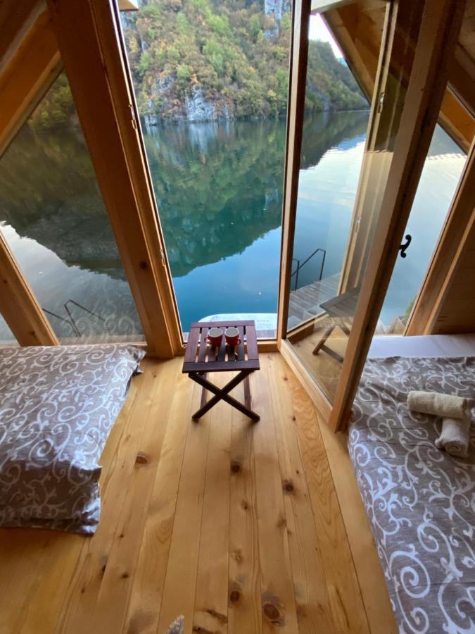 Floating House Perucac Leilighet Eksteriør bilde